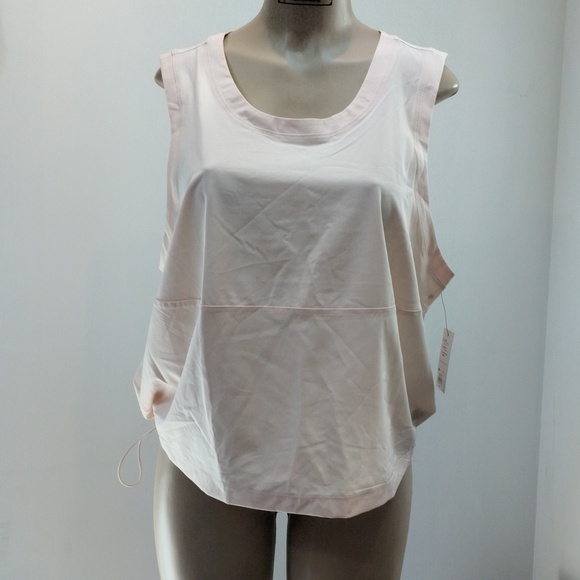 Super Cute Athletic Top - Picture 1 of 9